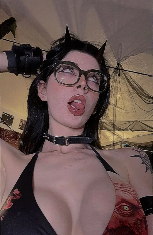 Ray OnlyFans pierced and tattooed creator