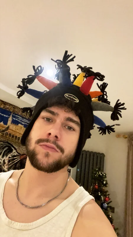 Sweatydigits OnlyFans creator with engaging content