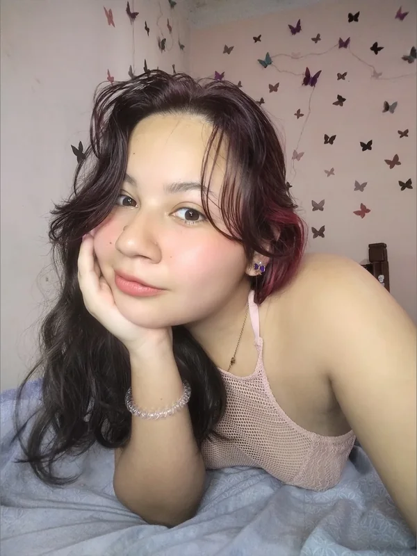 Sweet Alexa 🍑 OnlyFans creator with engaging content