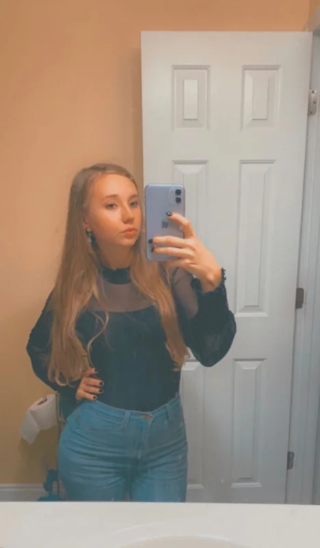 Mia OnlyFans creator profile picture