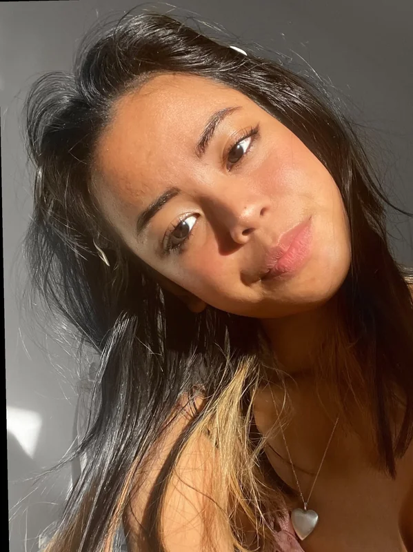 Soy OnlyFans creator with playful personality