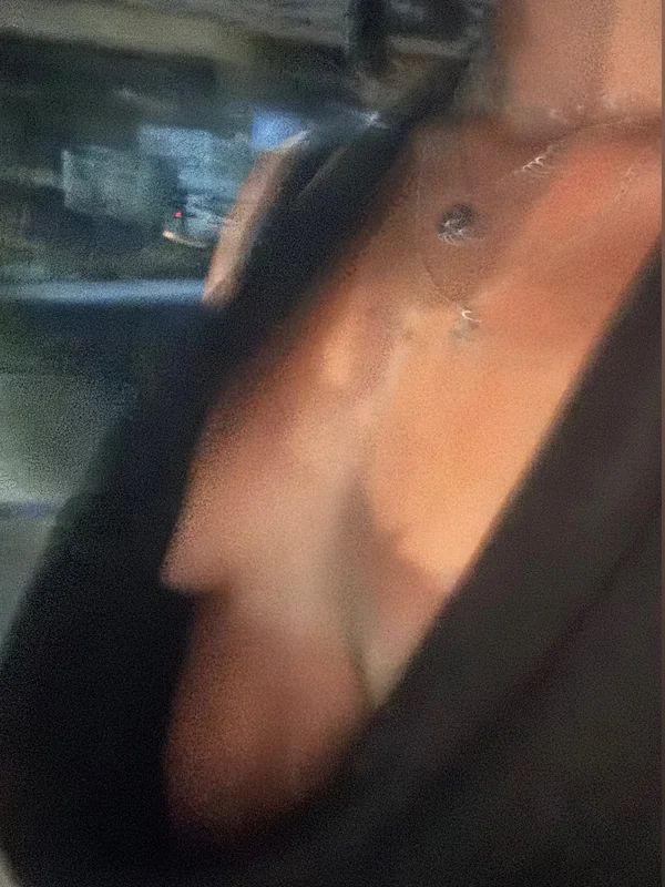 swesh OnlyFans creator with minimal photo feed