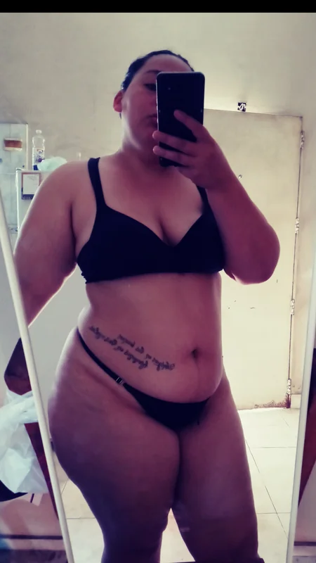 Tania OnlyFans Curvy Creator