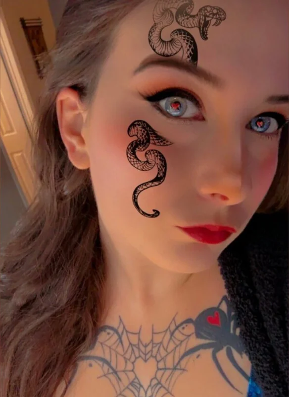 Tattedlezbabefree OnlyFans alt creator