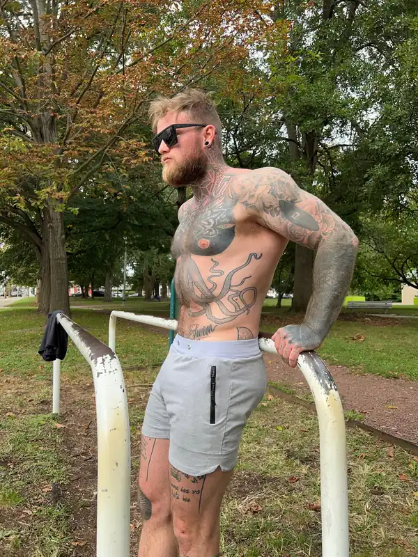 Alec on OnlyFans showcasing his lifestyle