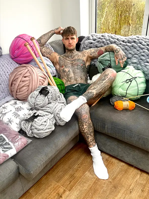 Dan tattooed knitter OnlyFans tattooed creator