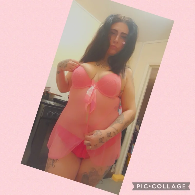 Tattootease OnlyFans thick and tatted creator
