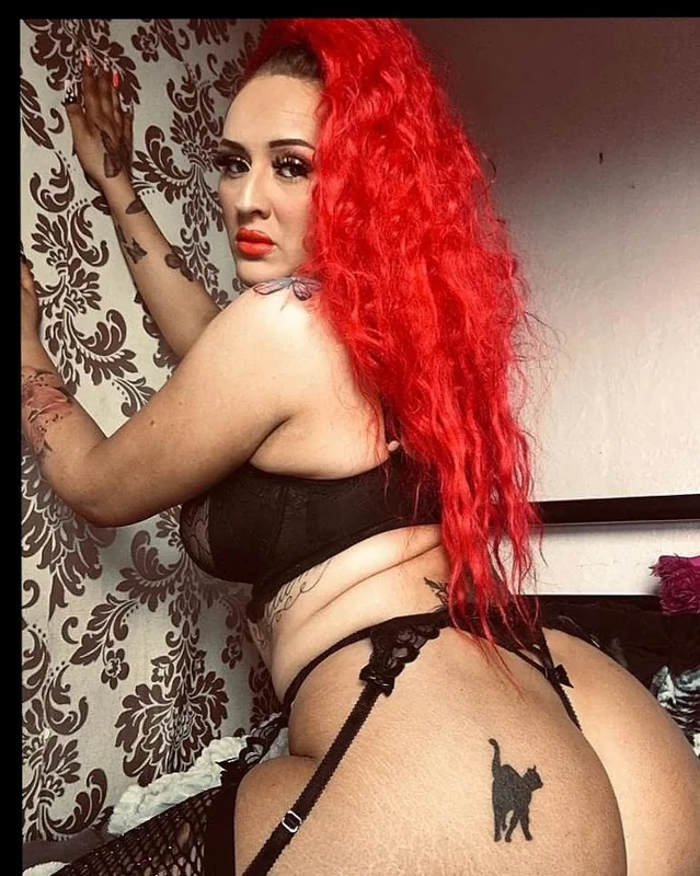 TeenBrooke😍 OnlyFans creator with piercings