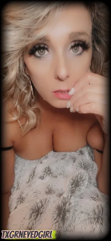Texasgreeneyedgirl OnlyFans blonde creator