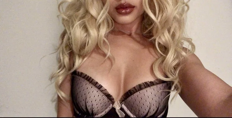 That1iggirl OnlyFans live show experience