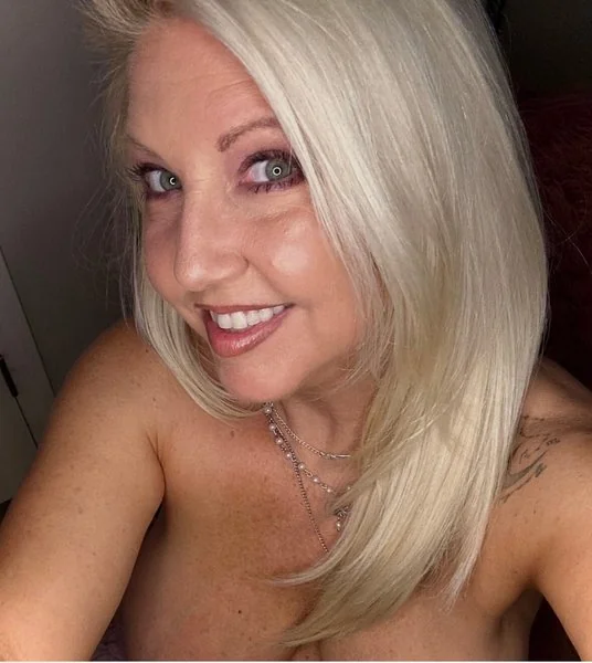 thatnaughtymommy OnlyFans mom creator