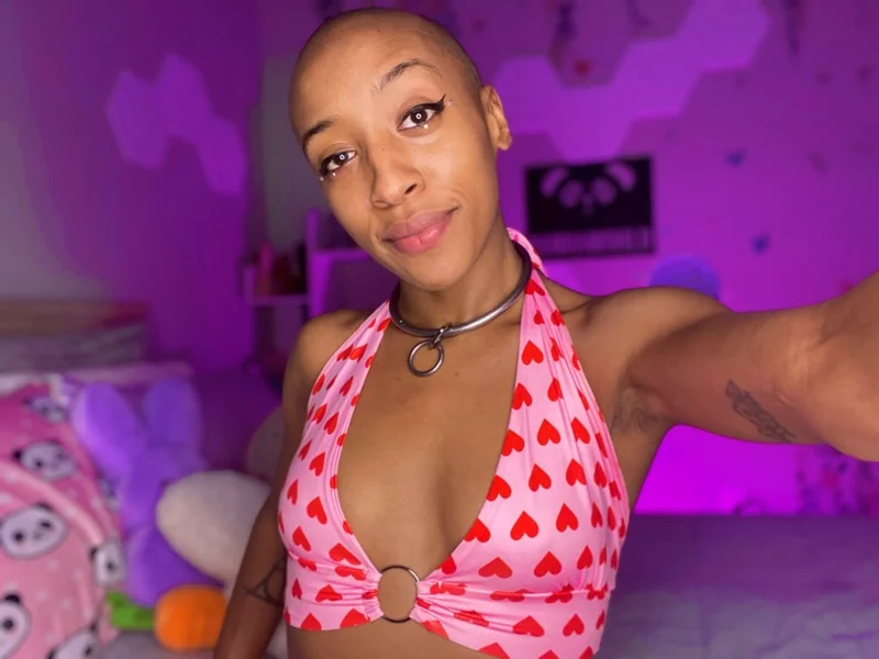 Cleo Panda OnlyFans beautiful and bald creator