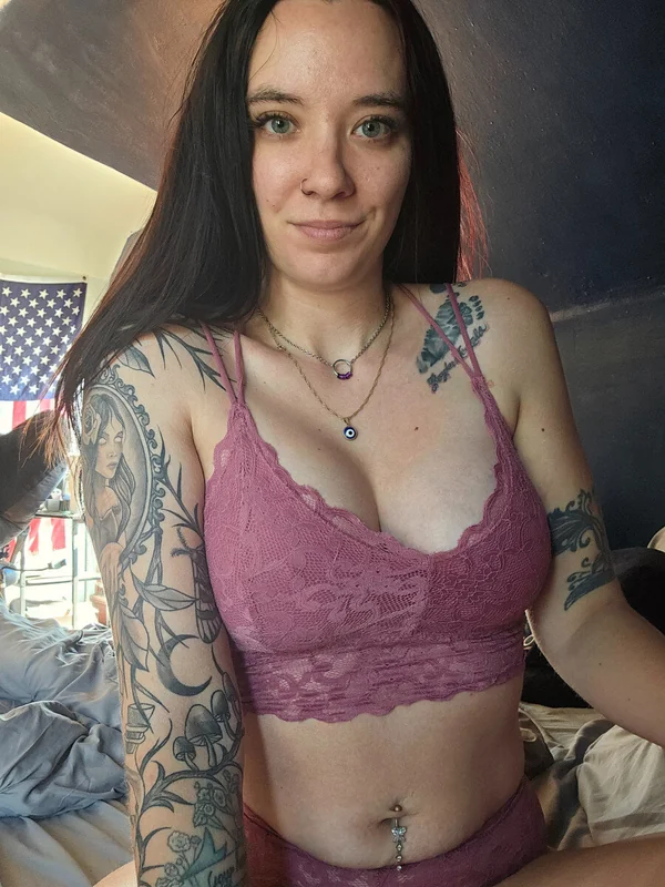 Delilah OnlyFans creator with exclusive content