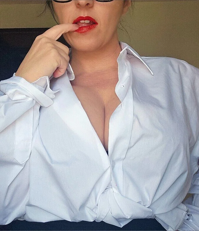 TheVintageGoddess OnlyFans Canadian beauty