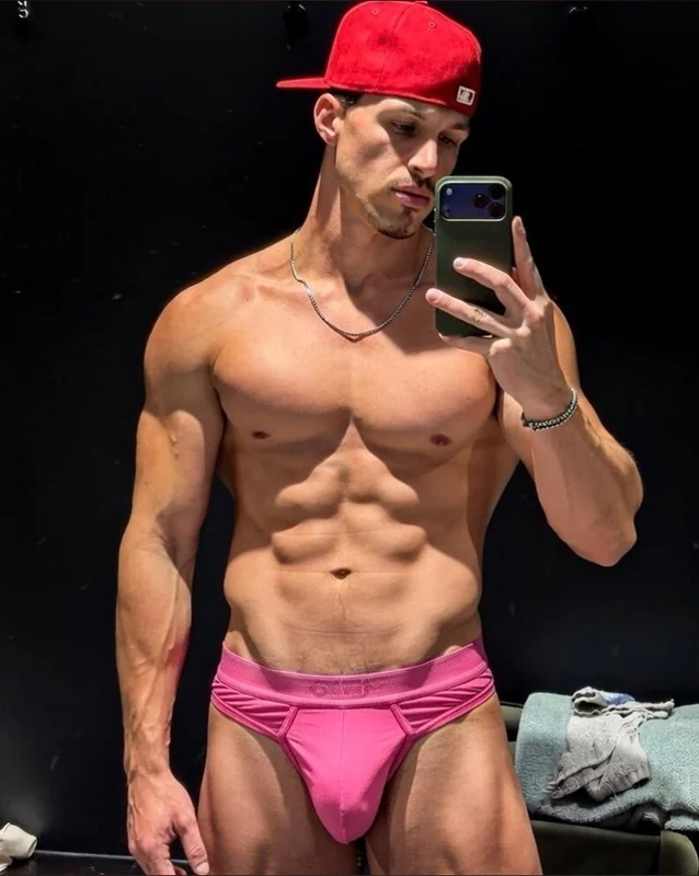 Zac thezacattack OnlyFans muscle creator