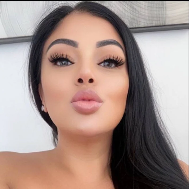 I Dick Pics OnlyFans creator with engaging content