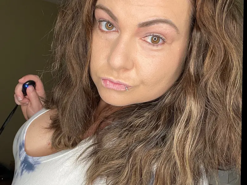 Thickmom OnlyFans creator offering personalized content