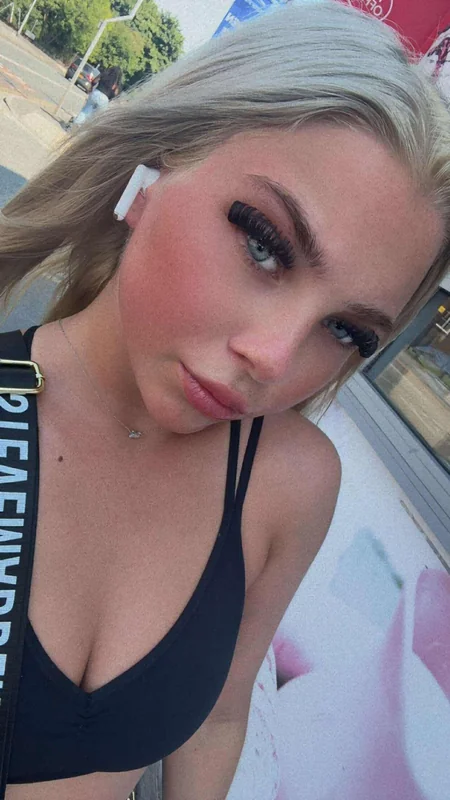 Tink6249 OnlyFans creator with custom content