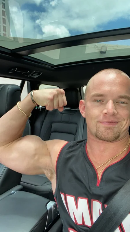 Tldyson OnlyFans athletic male creator