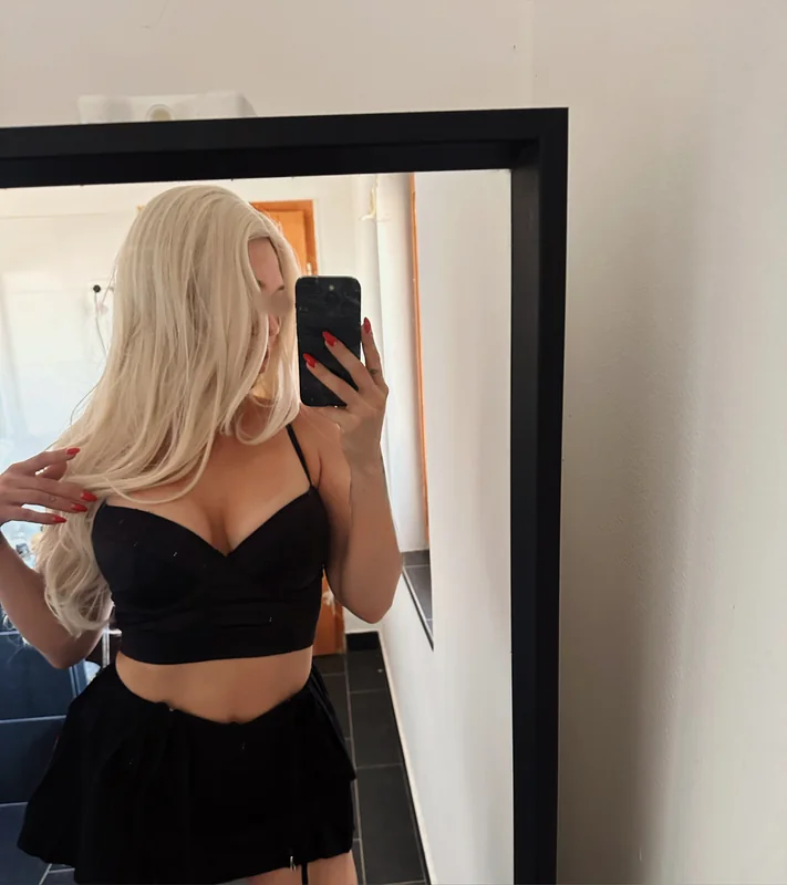 Tokyo OnlyFans creator with erotic content