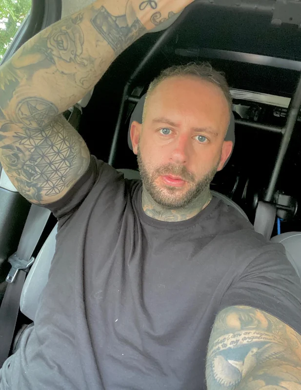 Tommygunx1free OnlyFans creator with engaging antics