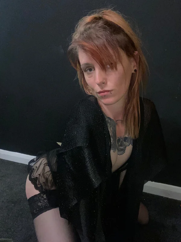 Ms Tori Rose OnlyFans profile with stylish outfits