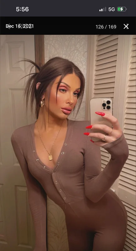 Mara OnlyFans trans creator with engaging content