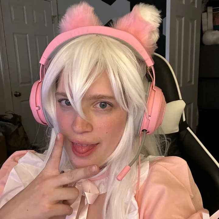 21 Senpai OnlyFans Cosplay Creator