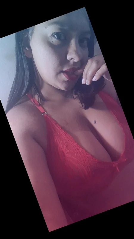 Romina OnlyFans creator with enticing content