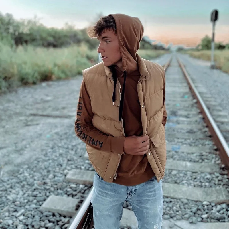 Tylertheintern OnlyFans Creator with vibrant adventures