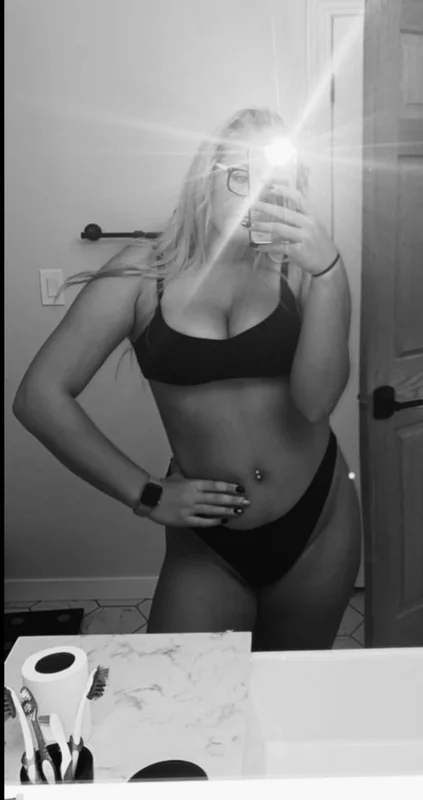 Claudia Peckham OnlyFans fun relatable girl