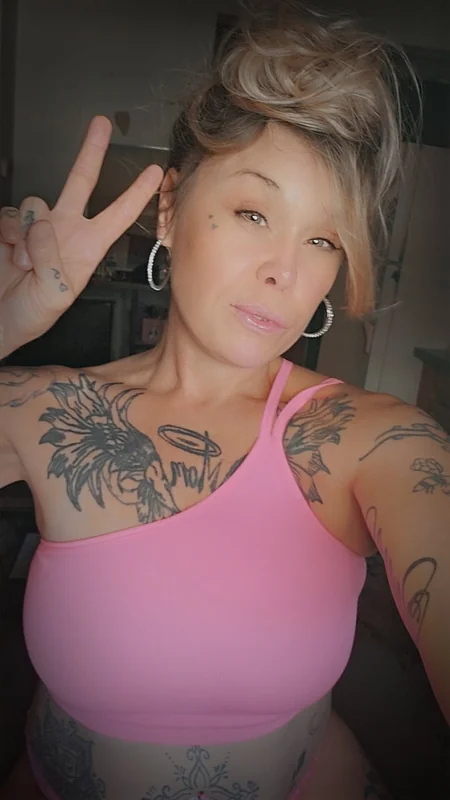 Christy OnlyFans blonde and curvy
