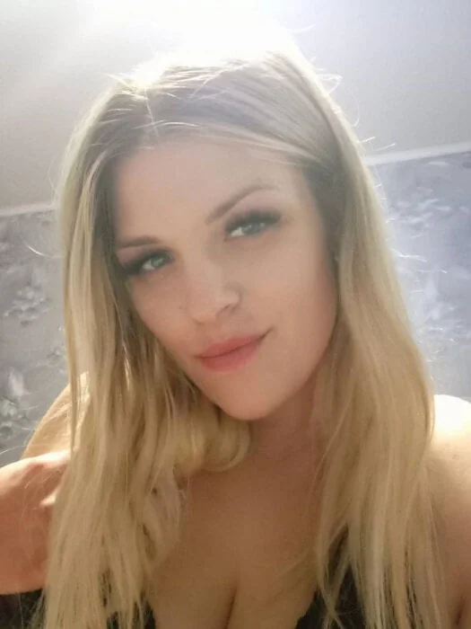 U252785089 OnlyFans blonde creator