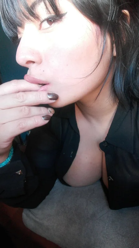 Vino Caliente OnlyFans creative and fun