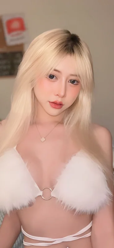 Kanom OnlyFans creator from Thailand with exclusive content.