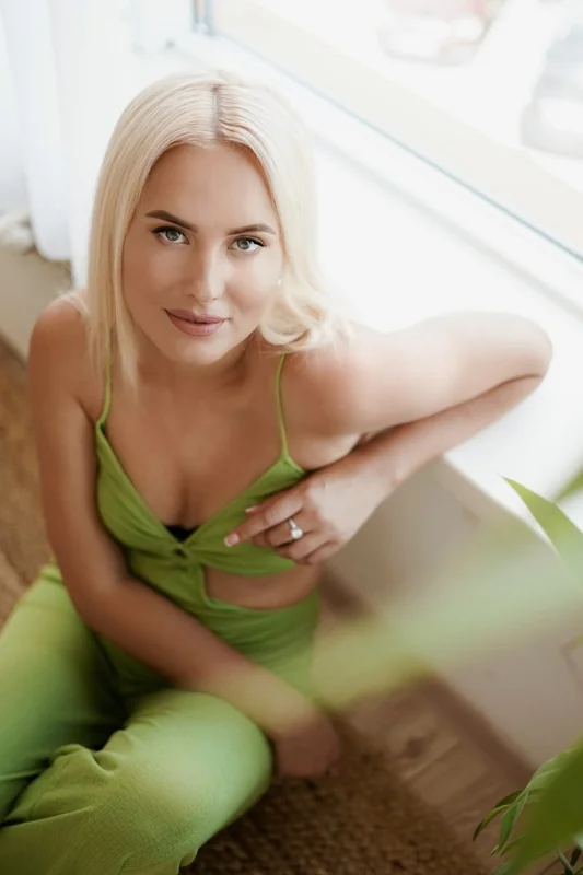 Klarissa OnlyFans creator with exclusive content