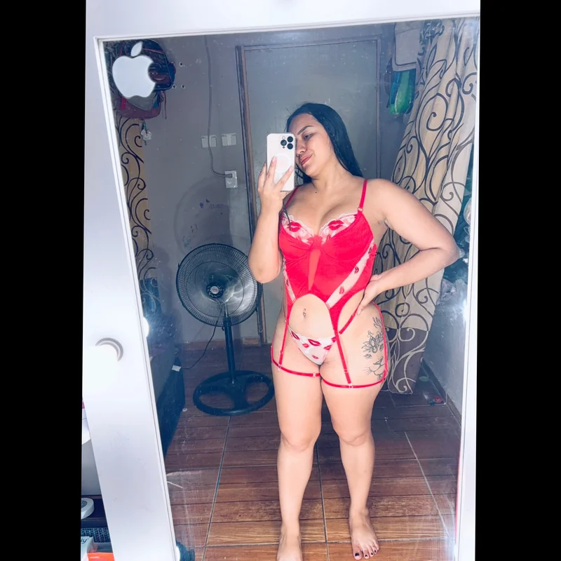 Alejandraa zapata OnlyFans Curvy Creator