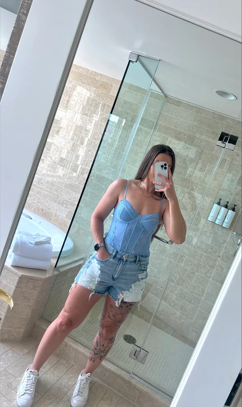 Christine OnlyFans tattooed brunette creator
