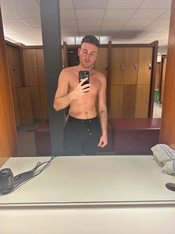 Ukgymbois OnlyFans creator with engaging content.