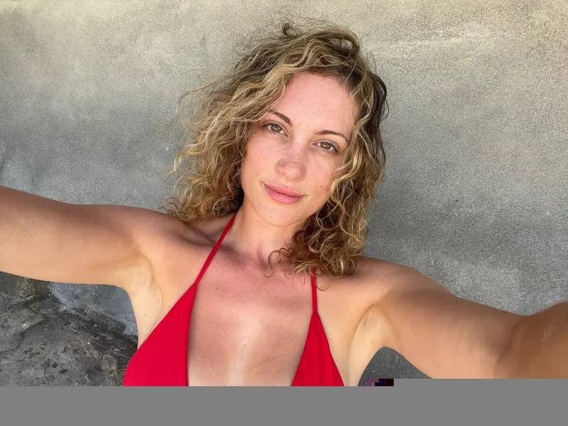 Jamie Jones OnlyFans British girl with big natural boobs