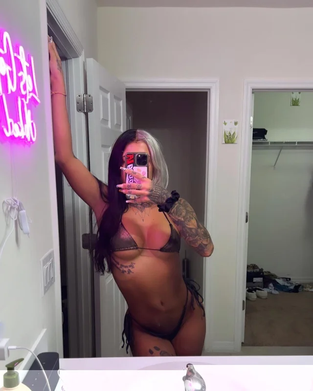Goddess Nicki OnlyFans creator with exclusive content