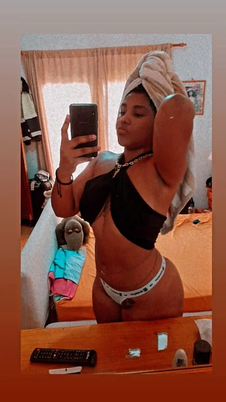 Valeria Valencia OnlyFans creator with exclusive content
