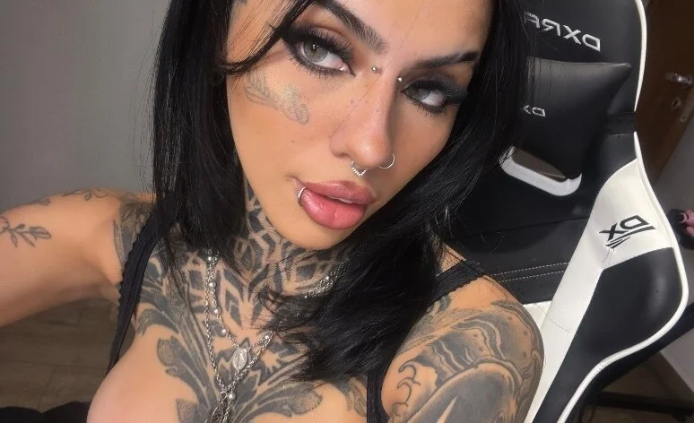 Vio OnlyFans alternative girl next door