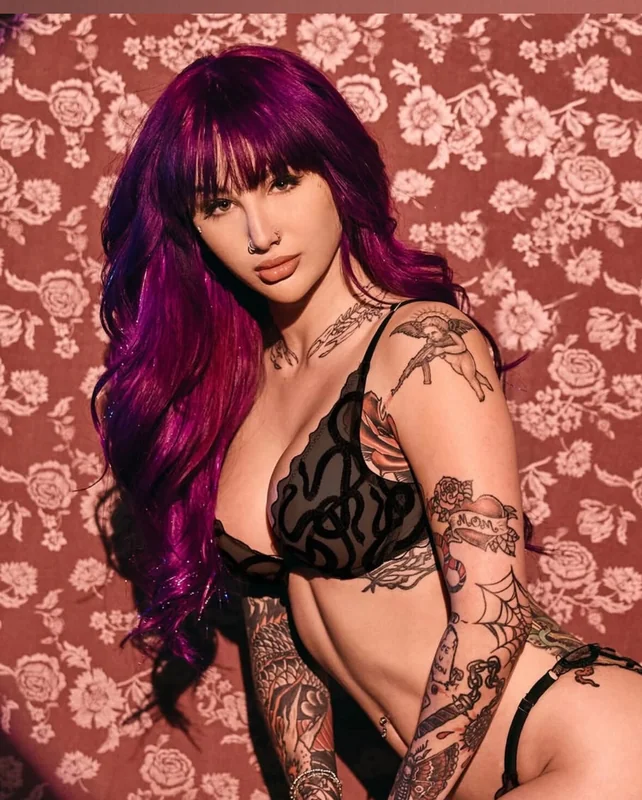 VALERiCA STEELE OnlyFans independent adult film entertainer