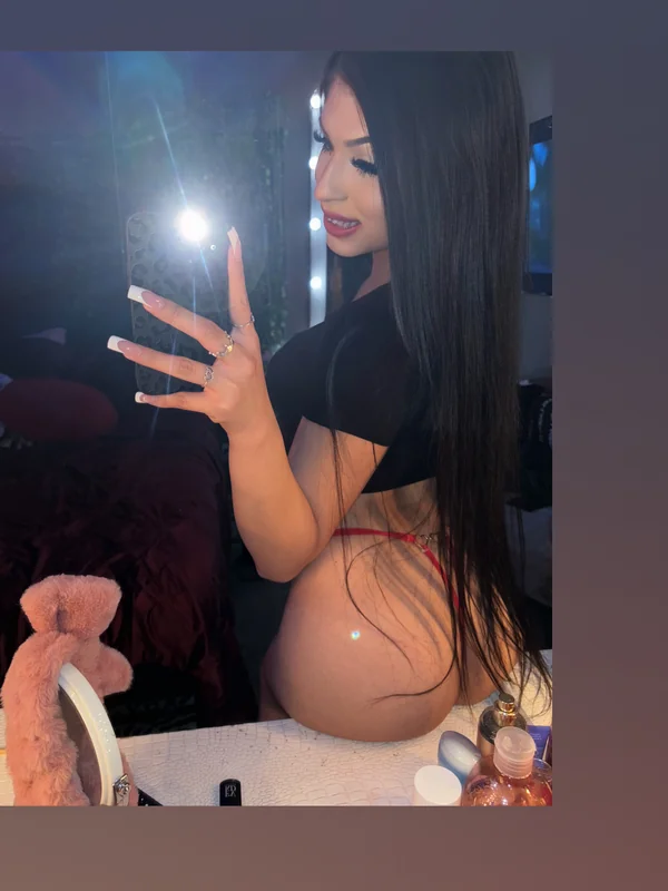 velaababy OnlyFans flirty content