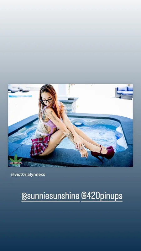 Vict0riakush OnlyFans cooking in the nude