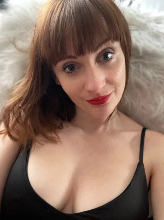 Victoire OnlyFans engaging creator