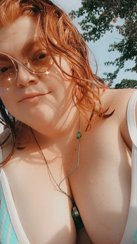 Victorialove87 OnlyFans creator with fiery auburn hair