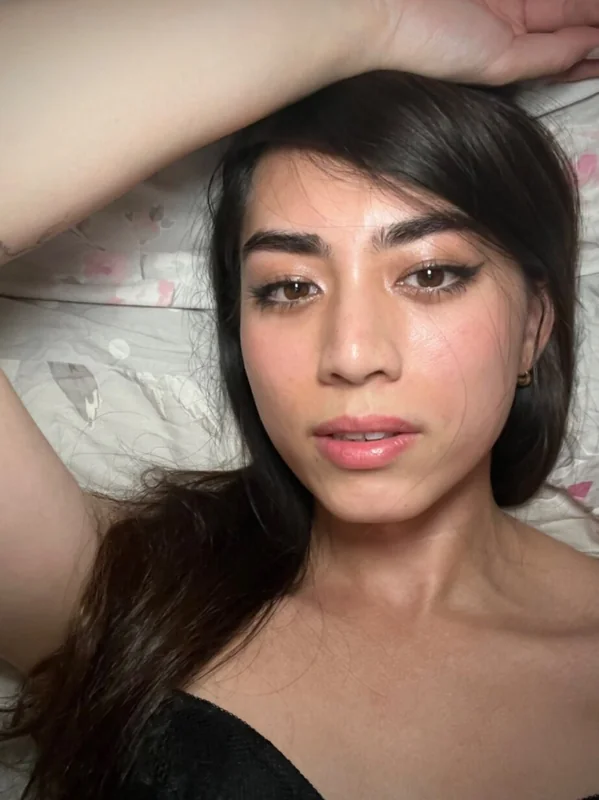 Victoria Salvatore OnlyFans creator sharing provocative content.