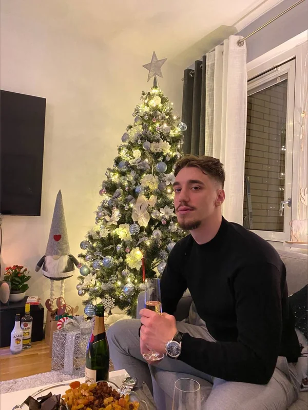 Viktor on OnlyFans offering guidance and advice